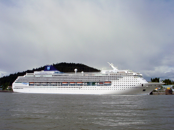 The Norwegian Sun cruise ship in Wrangell